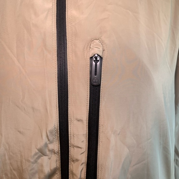 Tumi Men’s Rain Jacket Size XL Beige Color - Picture 2 of 16